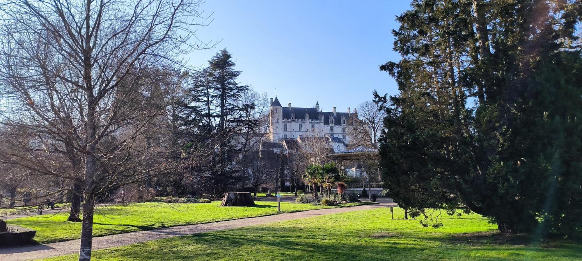 Le De La Pouletterie * Loches